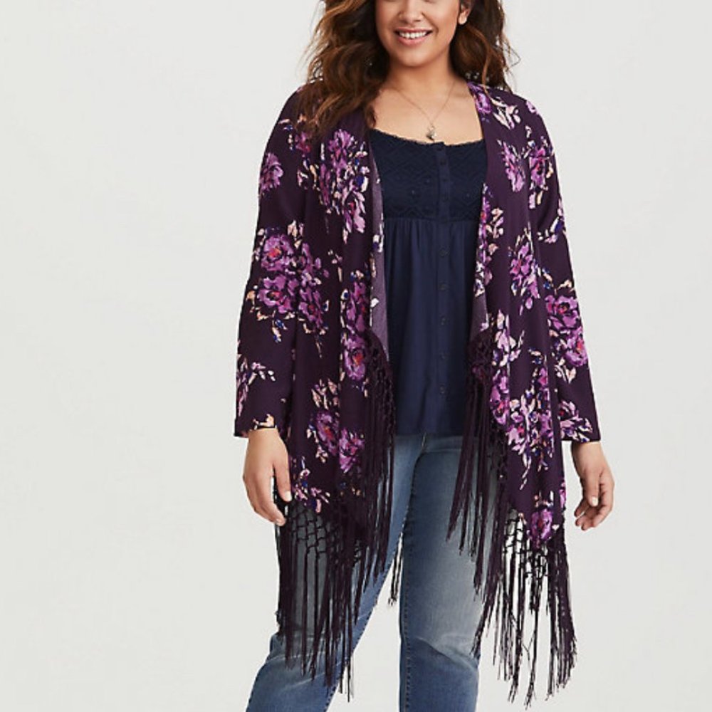 Like New Torrid Crepe Fabric Fringe Hem Purple Floral Kimono Size 2x